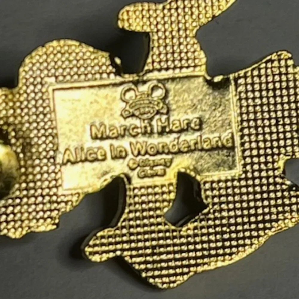 VTG Disney March Hare Alice in Wonderland Lapel Hat Vest Pin Gold Tone 1.75